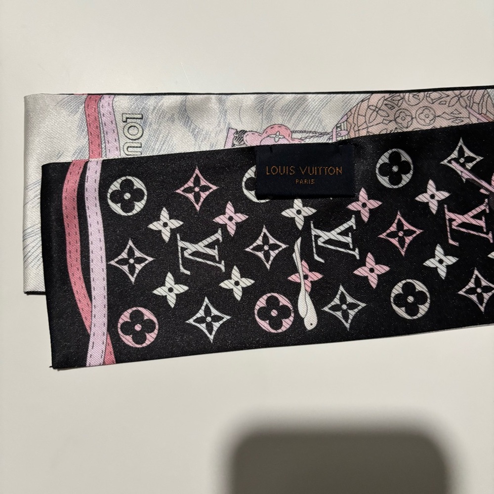 Louis Vuitton Monogram Up And Away Silk Bandeu - Picture 3 of 3